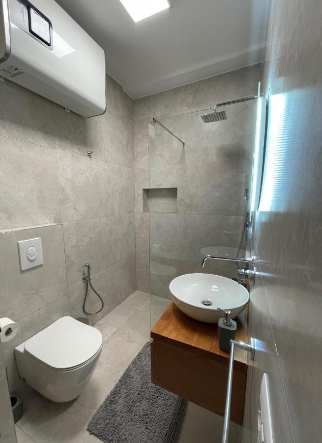 Proper Apartment 1 Тирана Екстер'єр фото